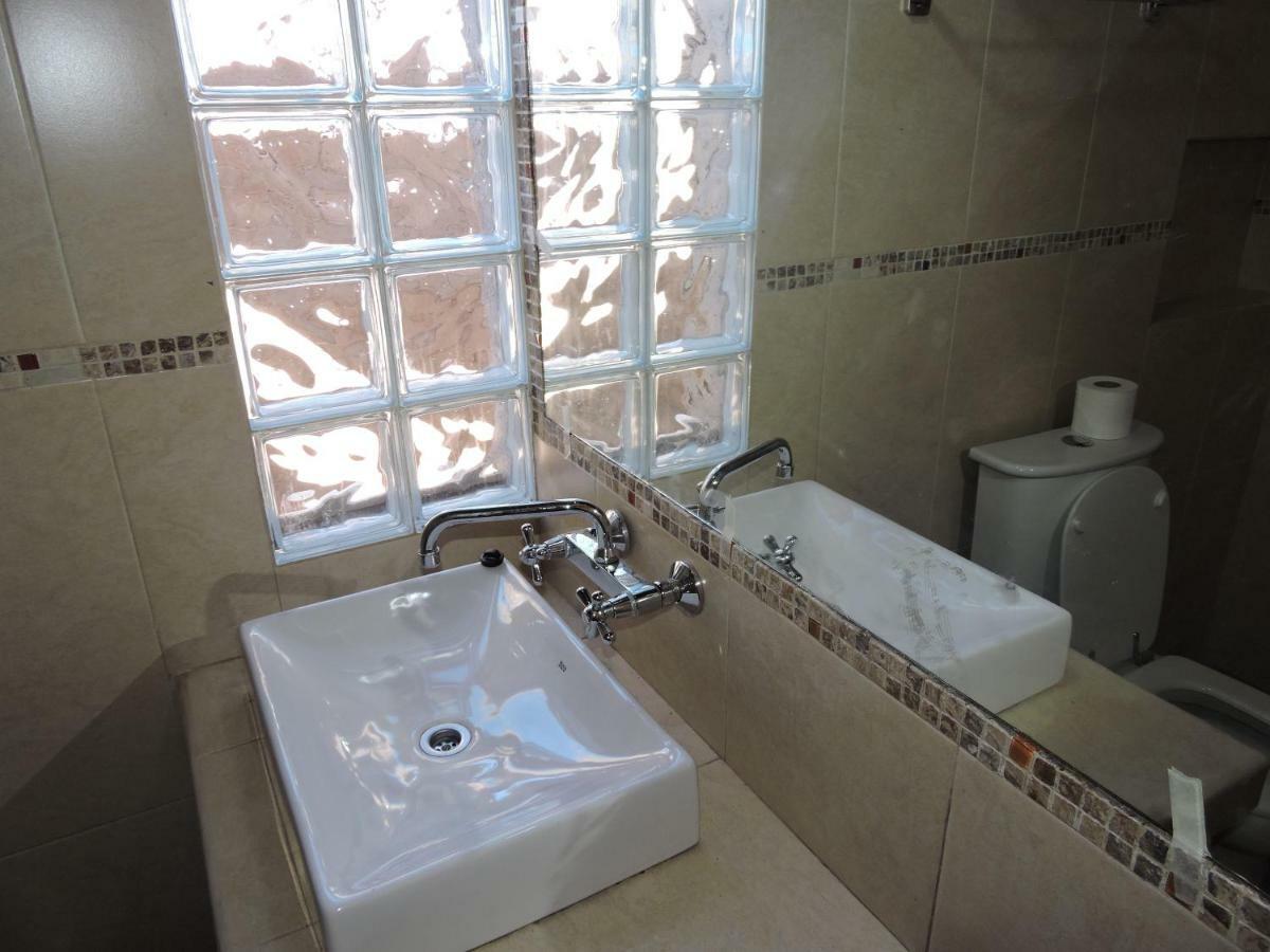 Hostal Casa De Piedra Humahuaca Chambre photo
